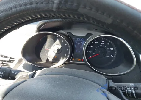 2012 Hyundai Veloster Base W/Red/Black из США, поврежденный, VIN KMHTC6AD3CU053566